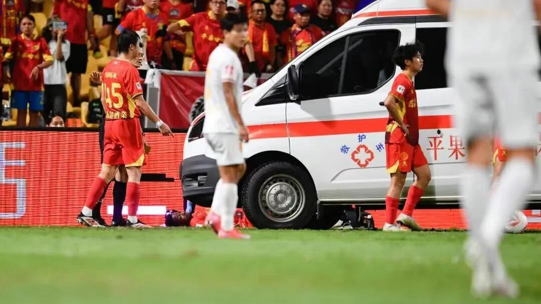 足协裁判评议广西外援重伤事件：对方球员鲁莽犯规未达暴力程度