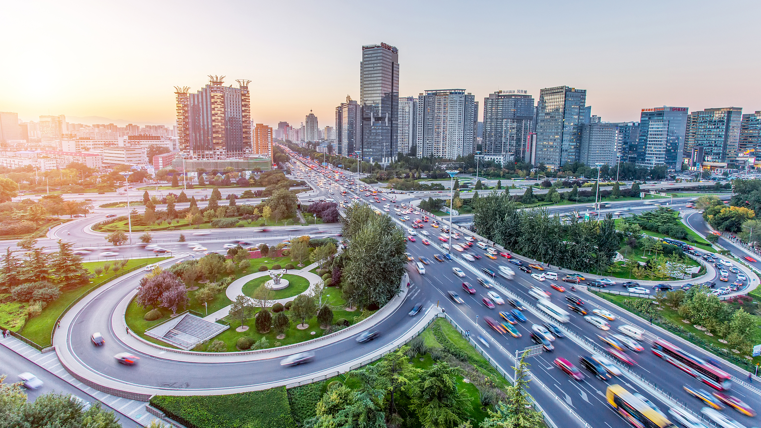 哪些地方容易堵车?高速免费到何时?国庆出行指南来了 哪些地方容易堵车?高速免费到何时?国庆出行指南来了