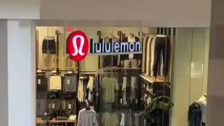 Lululemon因服饰中疑含致癌化学物被调查 Lululemon因服饰中疑含致癌化学物被调查