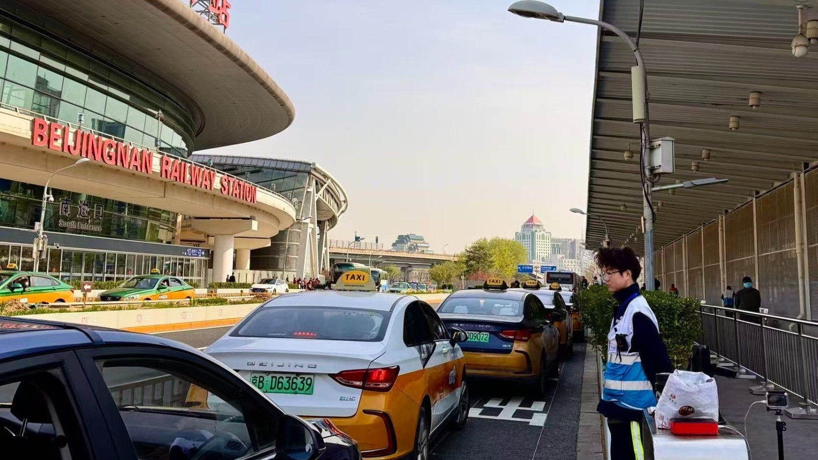 出租司机请注意：6月1日起 进入北京南站路线有变化