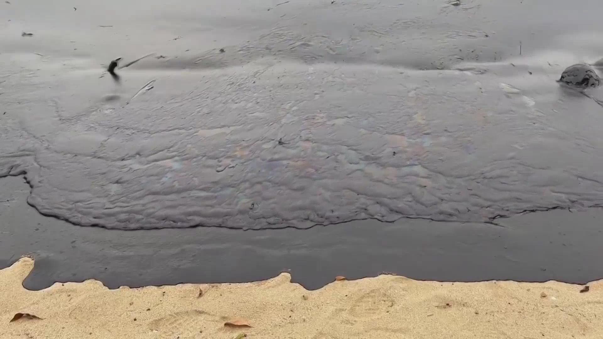 新加坡圣淘沙岛多个海滩因漏油事件关闭