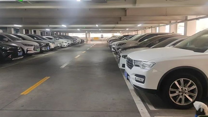 北京静态交通公司启动大风橙色预警响应 60余处停车场免费开放 北京静态交通公司启动大风橙色预警响应 60余处停车场免费开放