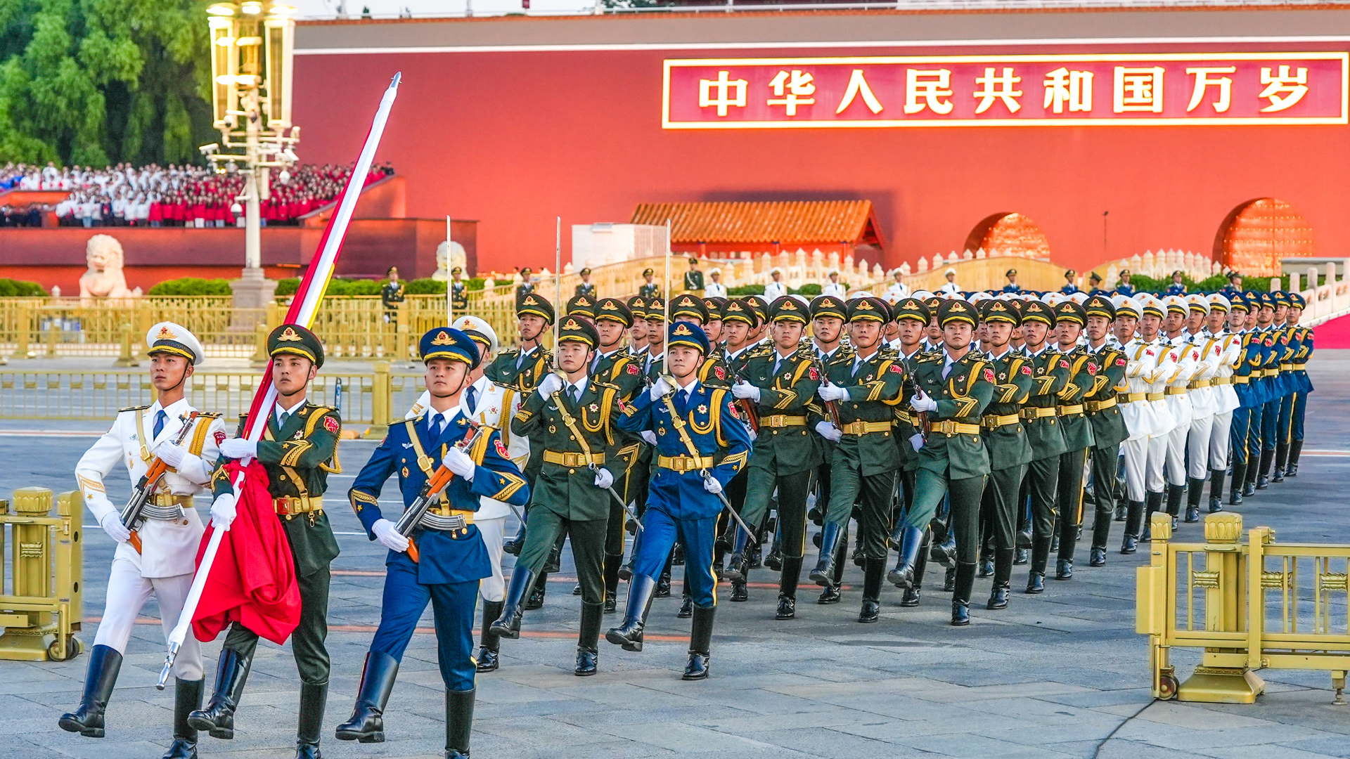 热血沸腾!多图直击天安门广场国庆升旗仪式 热血沸腾!多图直击天安门广场国庆升旗仪式