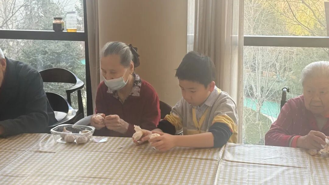 线上打卡+线下探访,三间房近200组家庭寒假走出“小家”温暖“大家” 线上打卡+线下探访,三间房近200组家庭寒假走出“小家”温暖“大家”