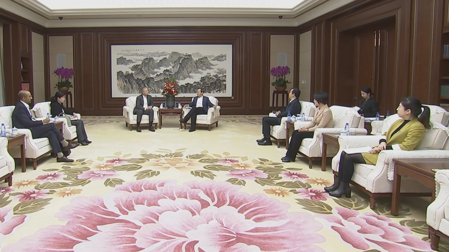 殷勇会见美国桥水投资公司联席首席投资官