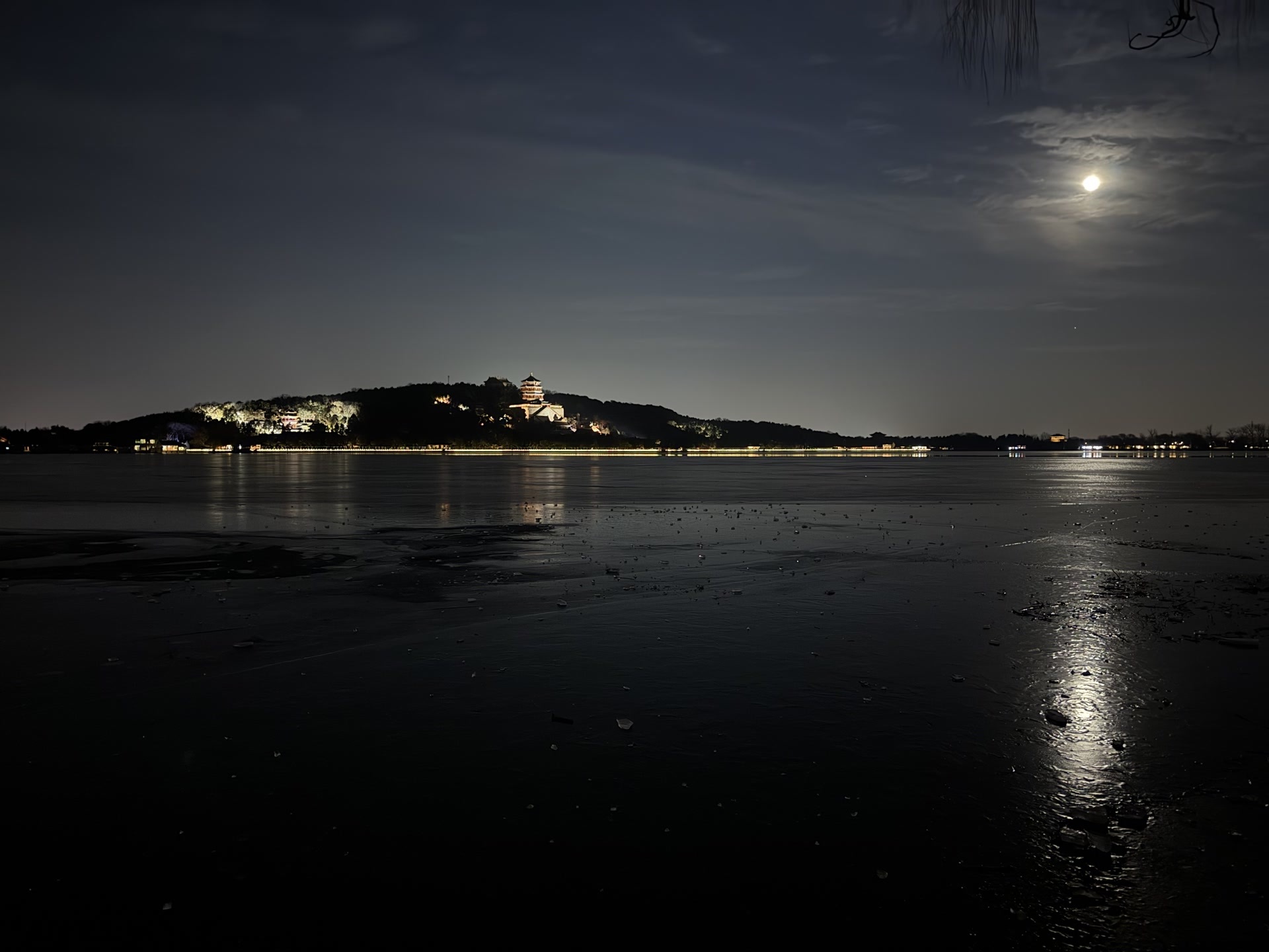 “超级月亮”没看够?又一批高清大图来了 “超级月亮”没看够?又一批高清大图来了