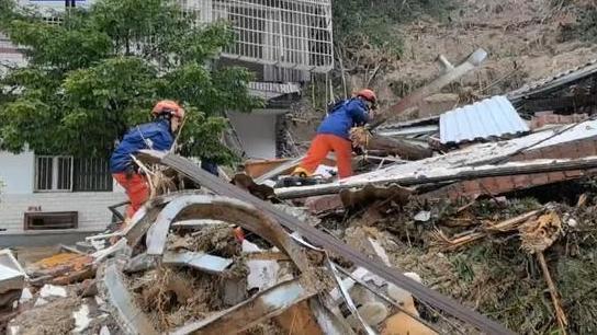 湖南山体滑坡事故现场救援结束 15人遇难6人受伤 湖南山体滑坡事故现场救援结束 15人遇难6人受伤