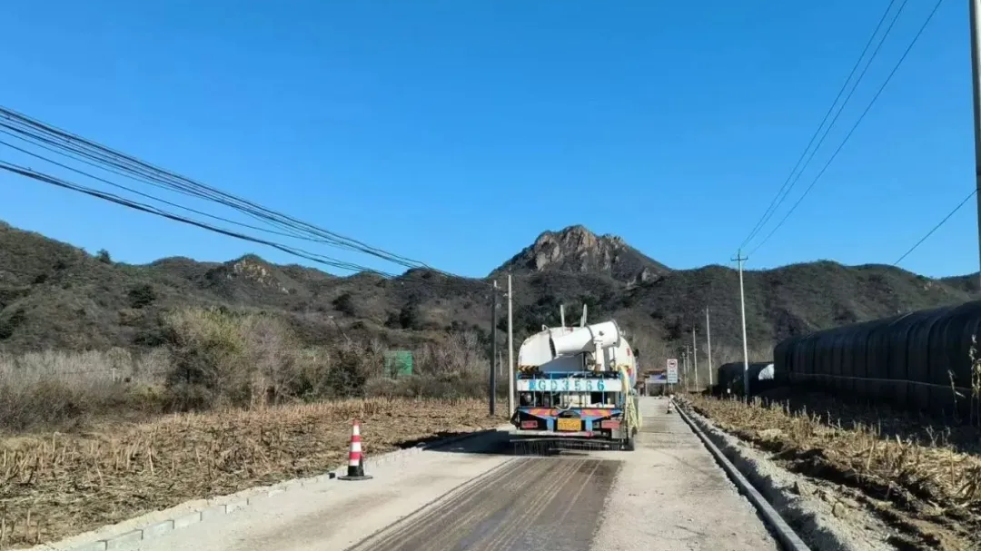 水泥路→沥青路 小庄科路焕然一新！