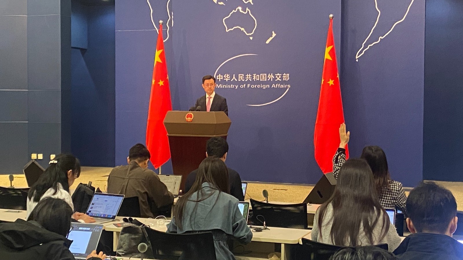 中方祝贺加蓬顺利举行总统选举