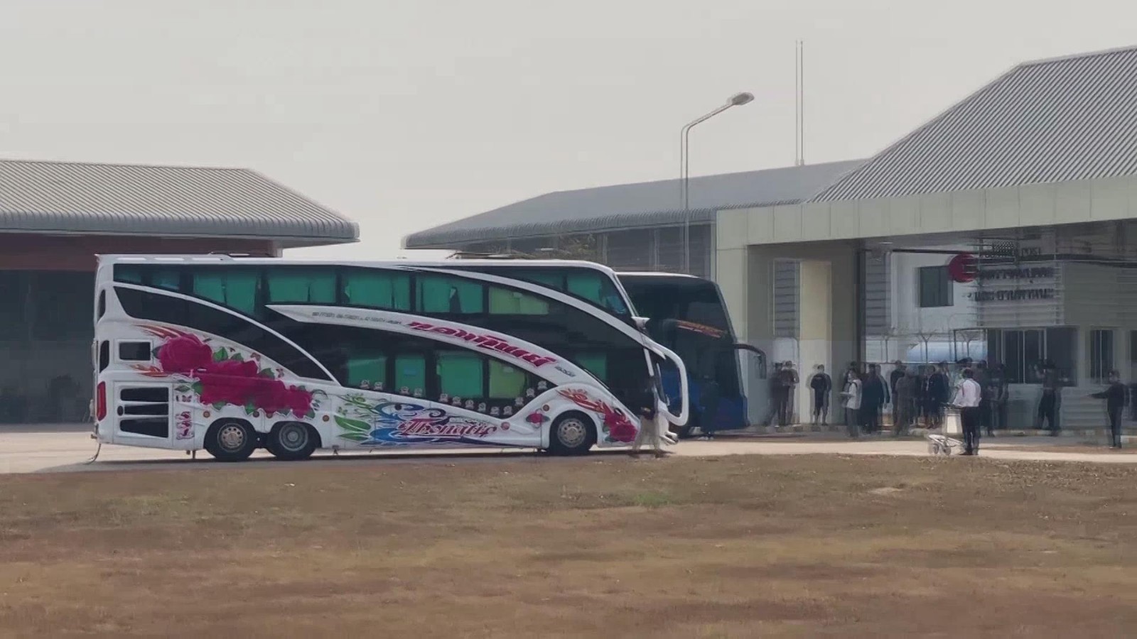 缅方再次遣返456名来自妙瓦底园区的中国籍人员 缅方再次遣返456名来自妙瓦底园区的中国籍人员