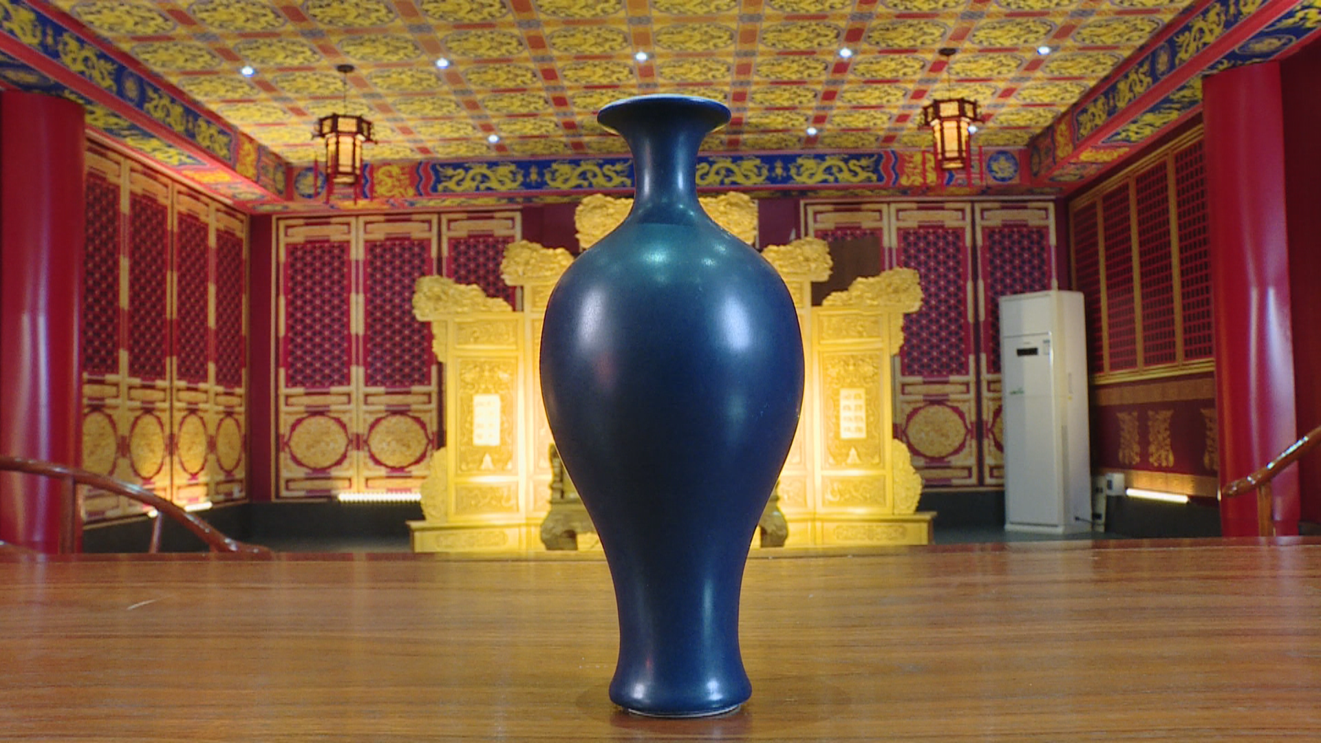 专家揭秘官窑瓷造假新套路：真底假身!