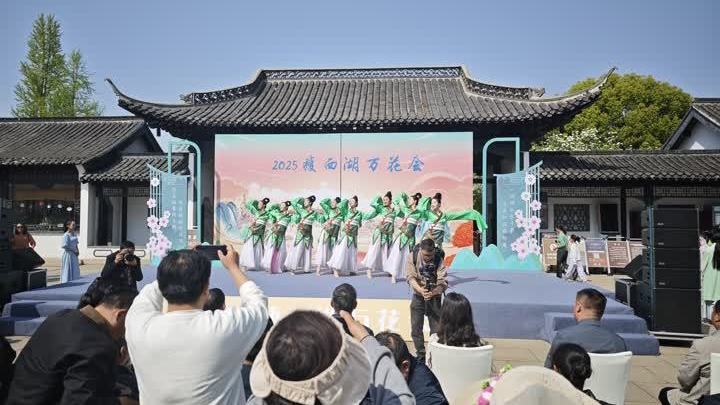 万花织梦 春色满园 2025瘦西湖万花会开幕