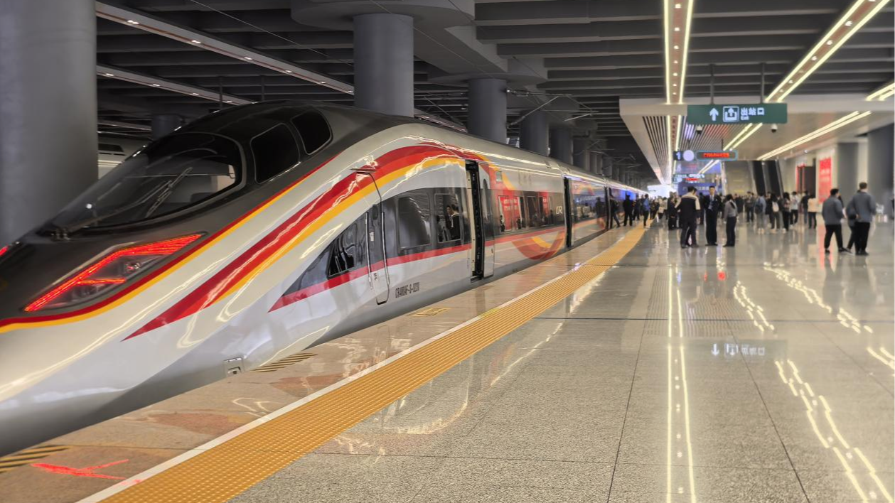 正式开通运营！广湛高铁首趟列车发出