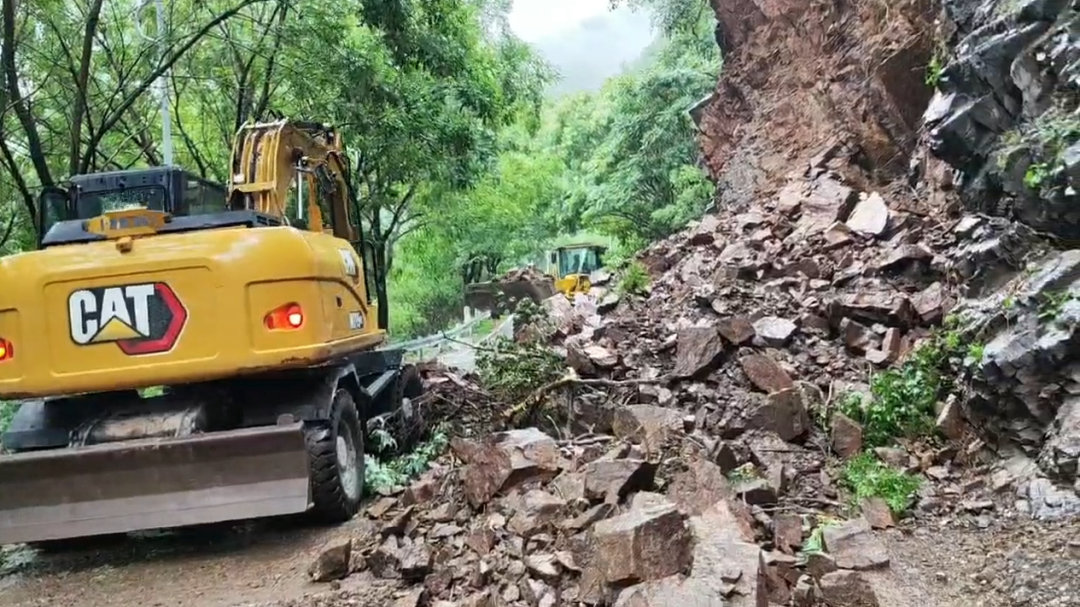 北京解除暴雨橙色、大风蓝色预警！这一路段发生山体塌方→