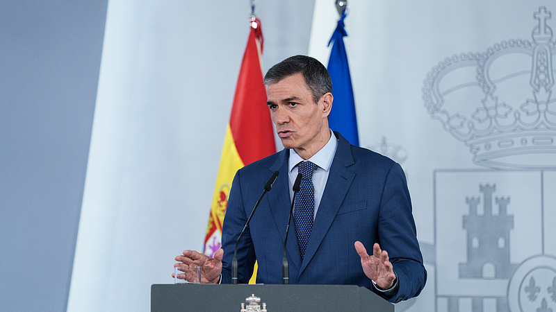 西班牙首相专机发生故障 紧急降落土耳其 西班牙首相专机发生故障 紧急降落土耳其