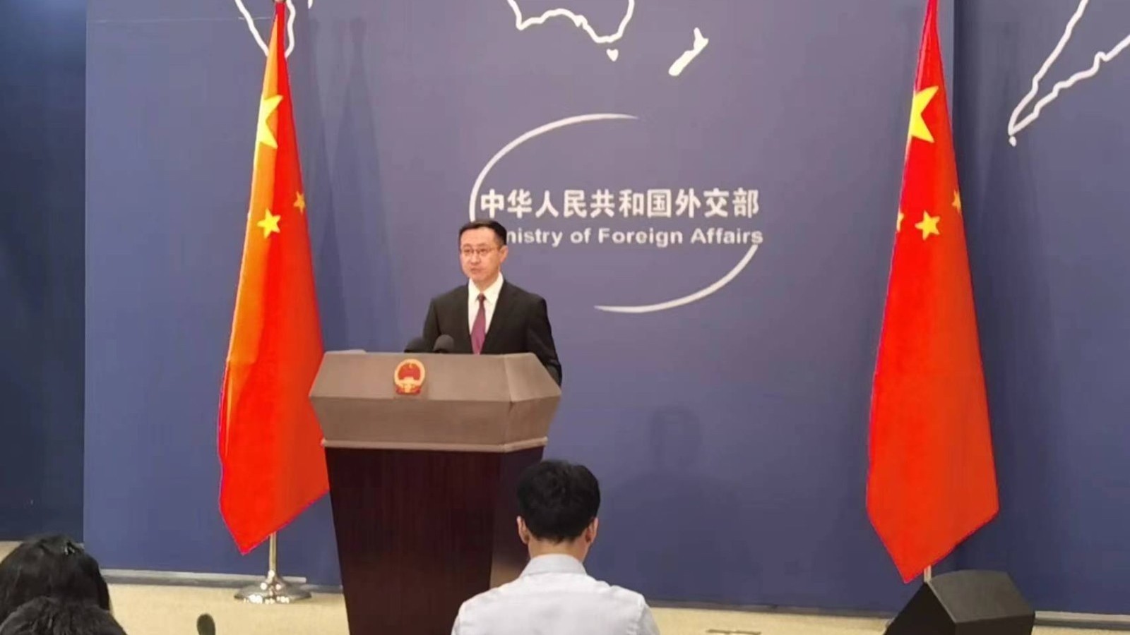 外交部:这个世界没有高人一等的国家 外交部:这个世界没有高人一等的国家