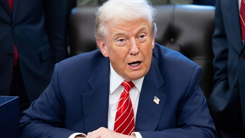 特朗普:美伊正对话 “今天结束前会有消息” 特朗普:美伊正对话 “今天结束前会有消息”