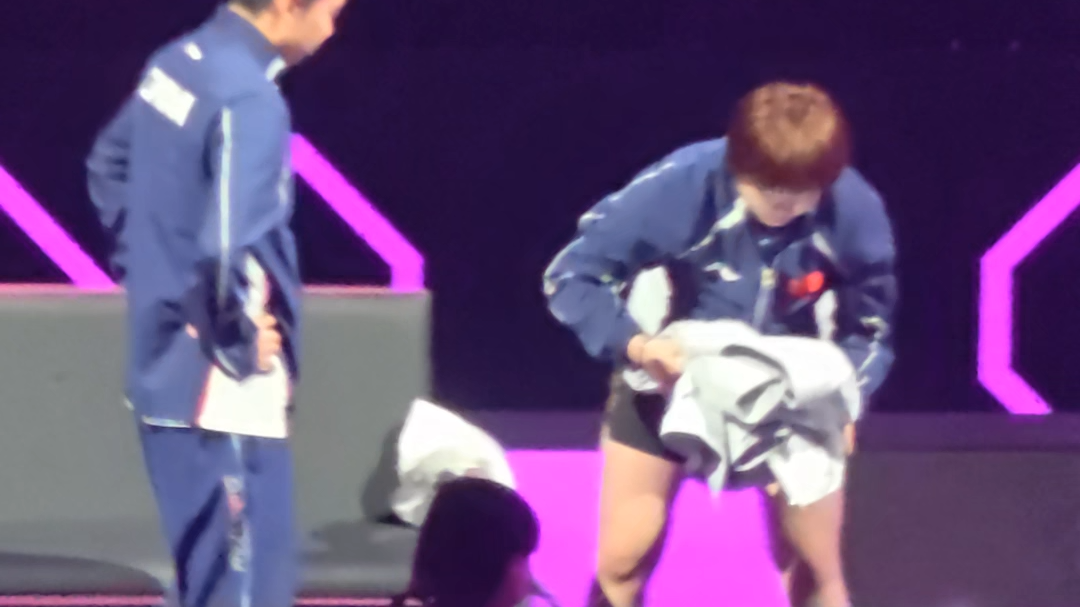 于子洋作为场外指导反复叮嘱蒯曼 于子洋作为场外指导反复叮嘱蒯曼