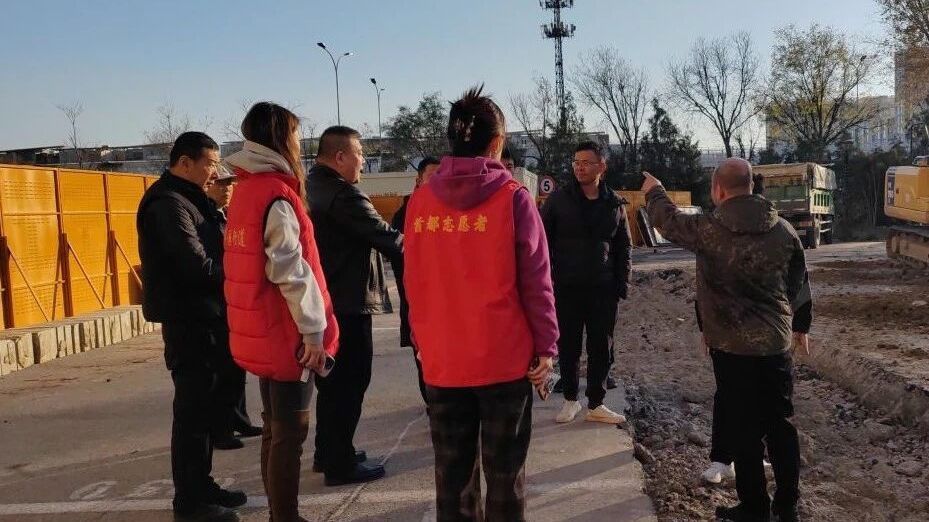 龙泽园街道协调化解车棚建设解民忧 以主动作为筑牢民生保障线 龙泽园街道协调化解车棚建设解民忧 以主动作为筑牢民生保障线