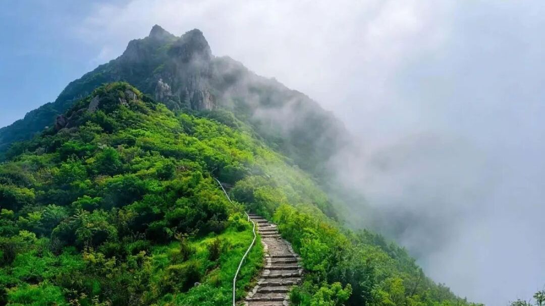 北京房山:夏日顶配!云海翻腾,猫耳露尖 北京房山:夏日顶配!云海翻腾,猫耳露尖