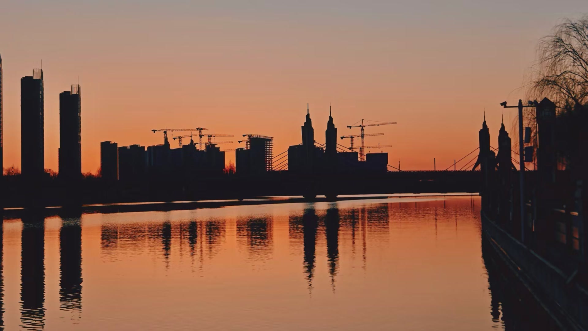 北京之晨:光影缱绻,漫天尽染 北京之晨:光影缱绻,漫天尽染