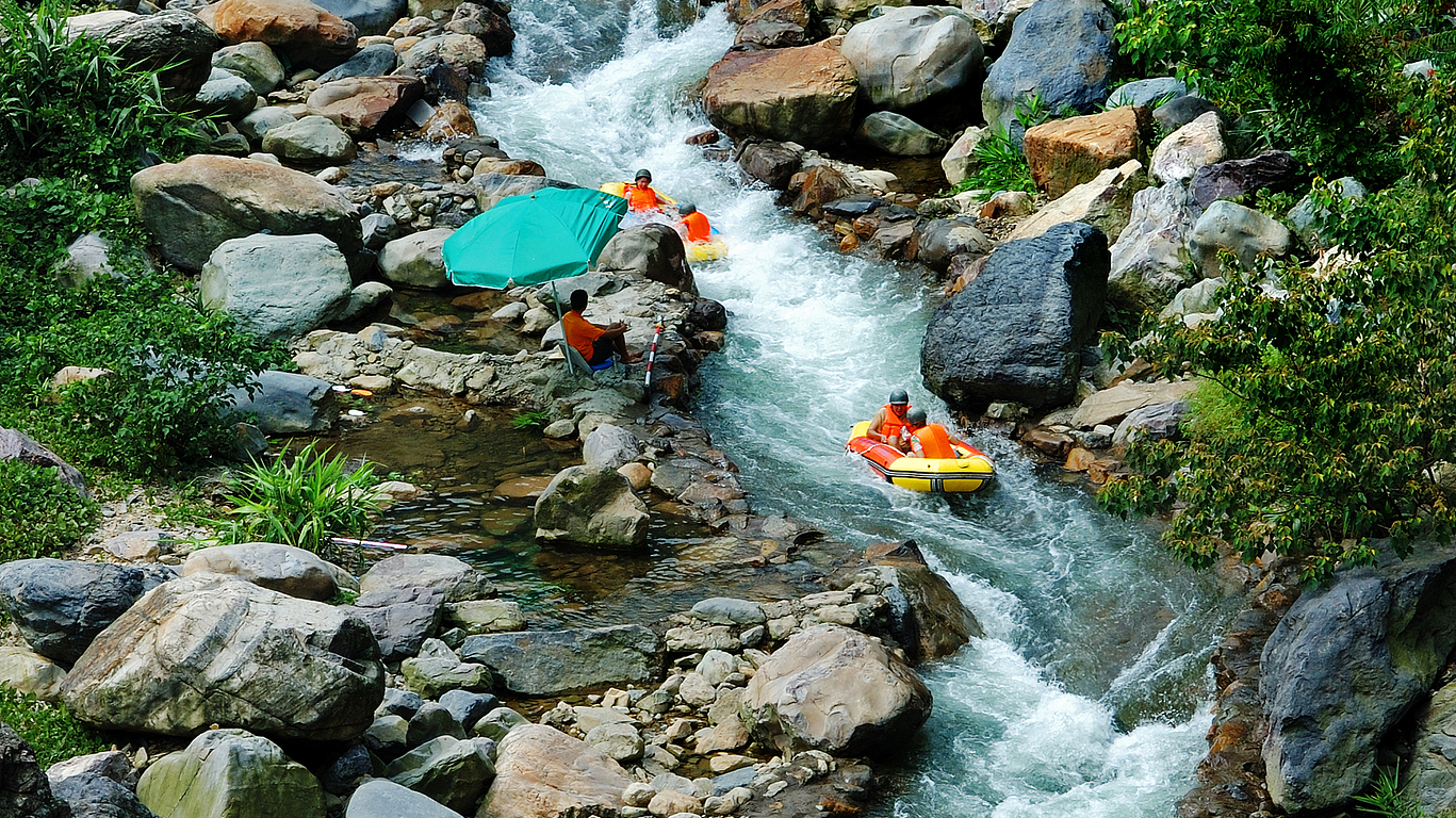 文旅部暗访揭示安全痛点 旅游高峰如何筑牢防线? 文旅部暗访揭示安全痛点 旅游高峰如何筑牢防线?