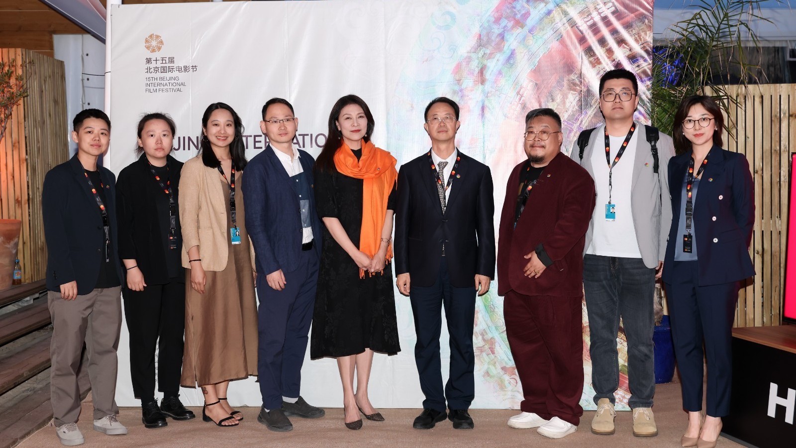 北影节戛纳推介会！北京琉璃光影映照戛纳蔚蓝海岸