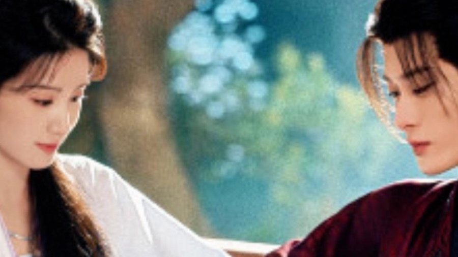 檀健次与卢昱晓主演的《何不同舟渡》释出一组“捧杯”主题双人海报 檀健次与卢昱晓主演的《何不同舟渡》释出一组“捧杯”主题双人海报