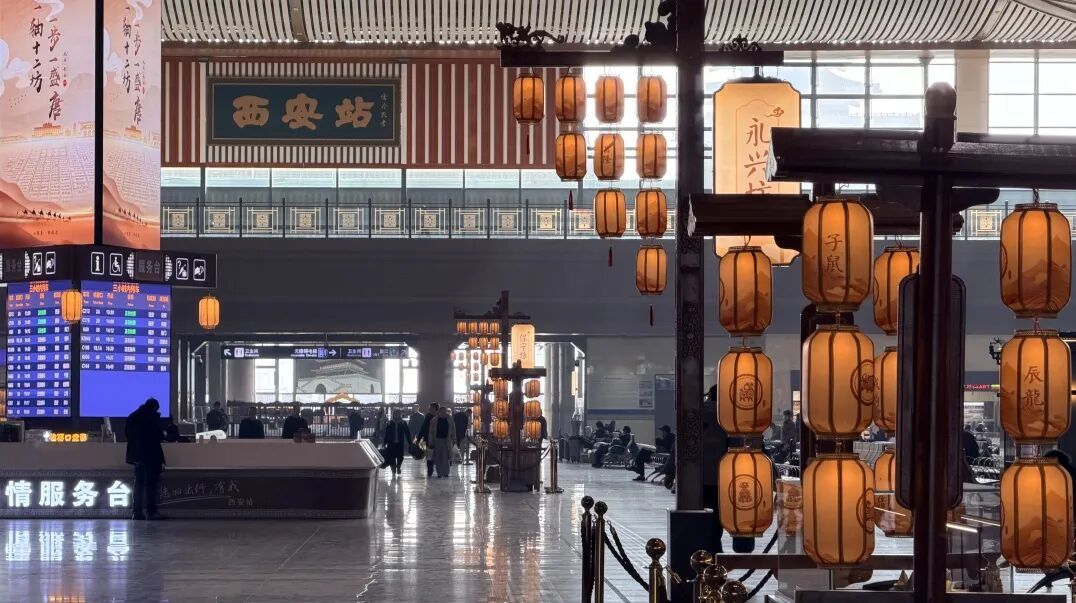 候车厅变身博物馆！网友：以为穿越到了唐朝！