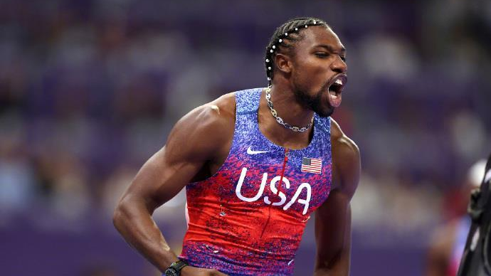 男子百米飞人大战:莱尔斯0.005秒优势夺冠 男子百米飞人大战:莱尔斯0.005秒优势夺冠