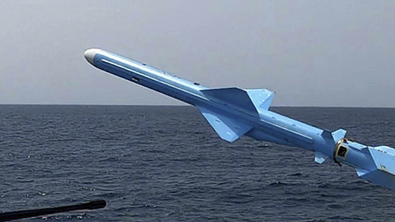 伊朗称正实时监控“林肯”号航母 一旦进入射程将发射导弹 伊朗称正实时监控“林肯”号航母 一旦进入射程将发射导弹