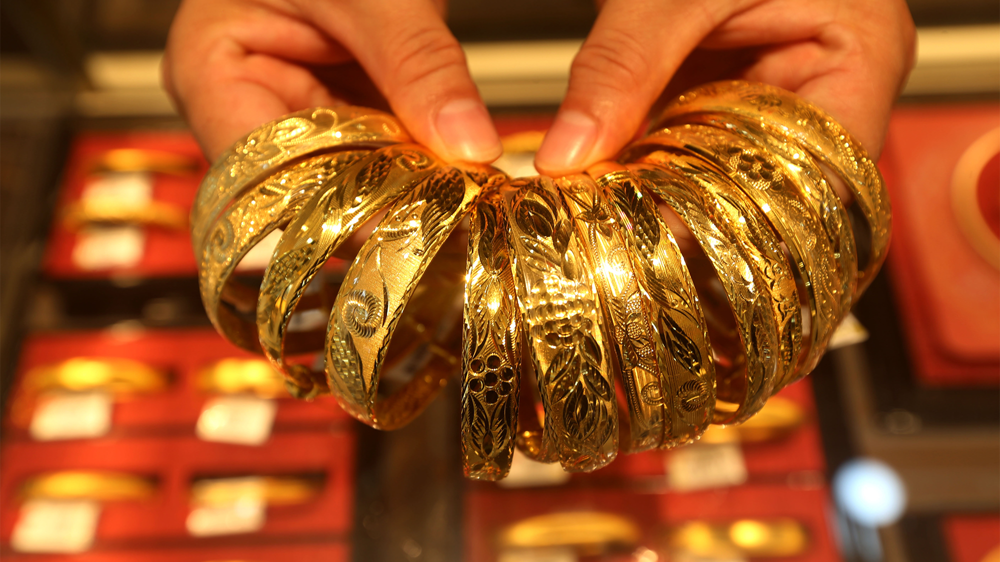 金饰克价,年内下跌近450元 金饰克价,年内下跌近450元