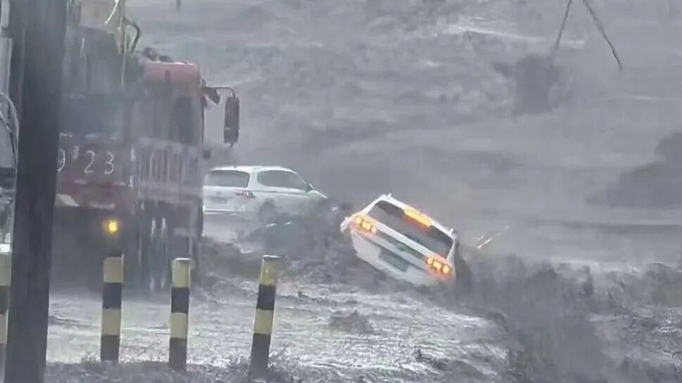 苏州母子新疆网红公路遭泥石流卷走8天被找到，不幸遇难