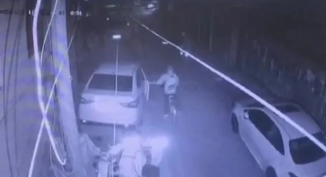 年底警惕!“拉车门”盗窃专盯粗心车主 年底警惕!“拉车门”盗窃专盯粗心车主