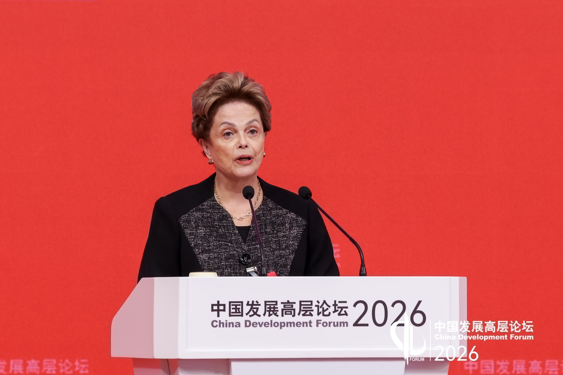 罗塞芙:一些国家推行霸权甚至发动战争,严重破坏发展的前提条件 罗塞芙:一些国家推行霸权甚至发动战争,严重破坏发展的前提条件