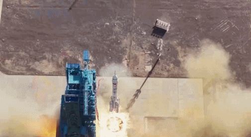 “玻璃发生撞击，已经裂透”!央视披露我国载人航天首次应急发射经历