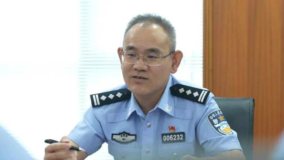 博士后当交警，为啥？
