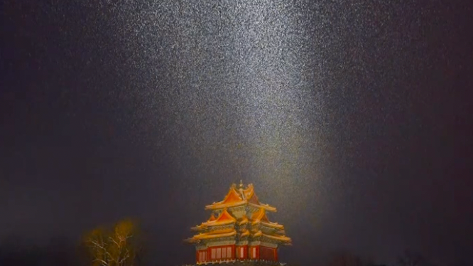 鹅毛雪落故宫,将星光洒成了“瀑布” 鹅毛雪落故宫,将星光洒成了“瀑布”