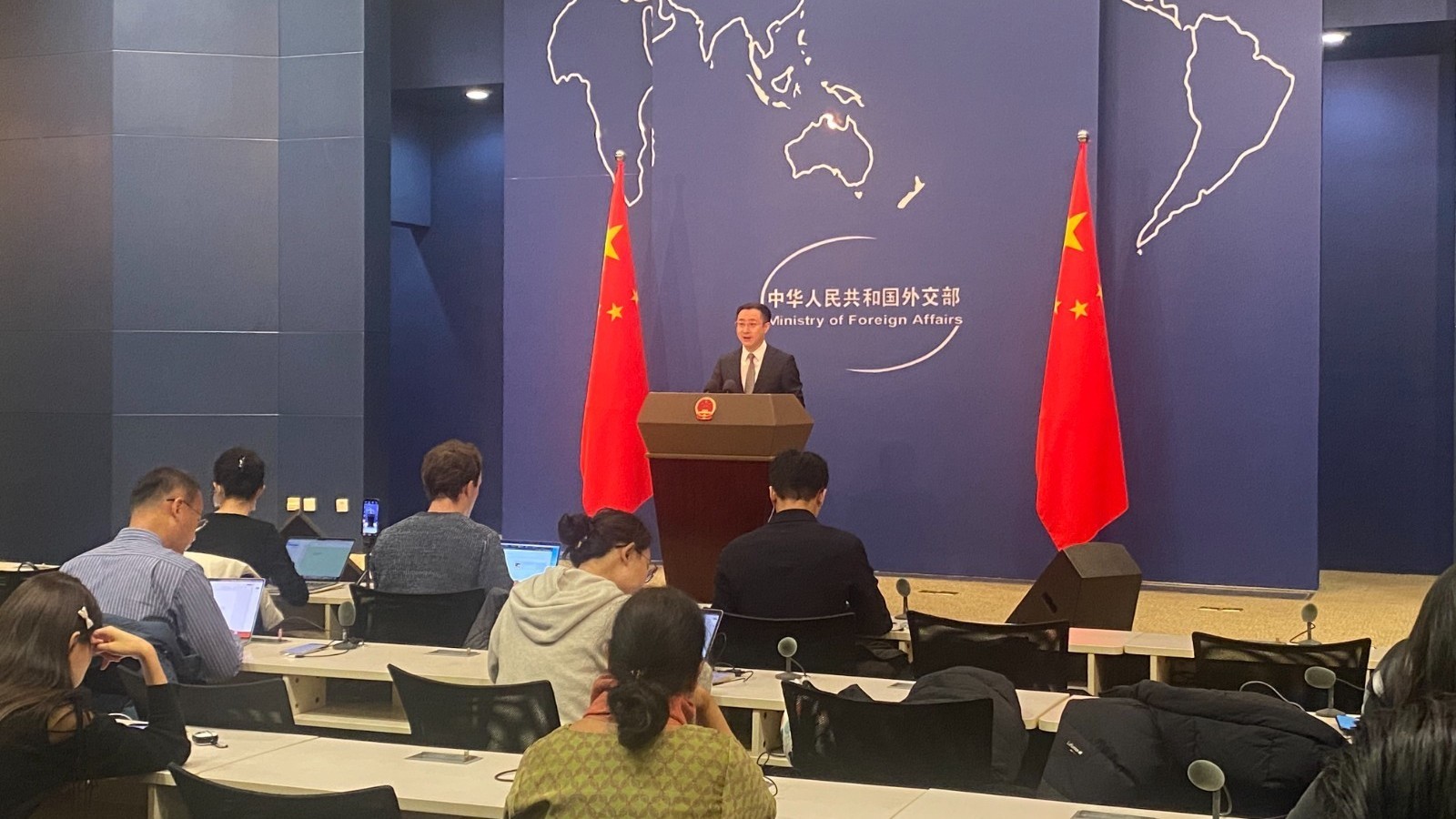 欧盟理事会对中国实体实施“全面制裁”,外交部回应 欧盟理事会对中国实体实施“全面制裁”,外交部回应