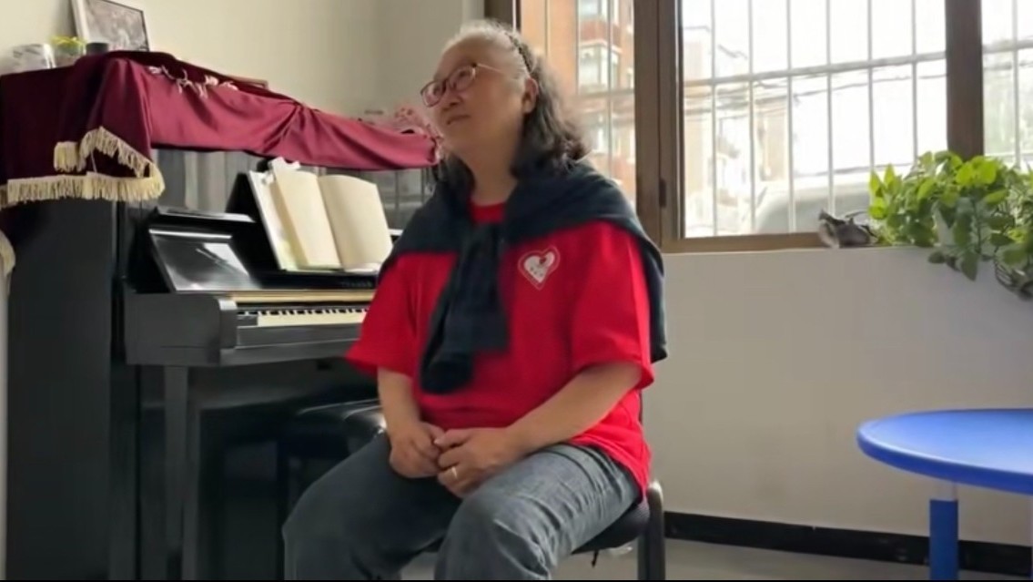 光亮报道全贵云  三十个孩子的妈妈