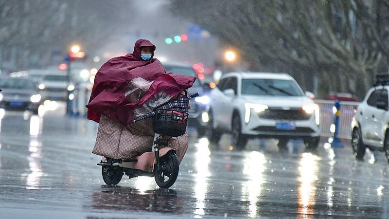 电动车与机动车发生事故 责任如何划分？最高法征求意见