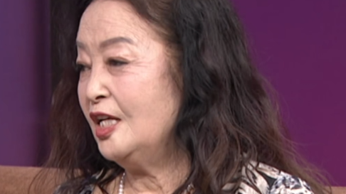 女士收养遗弃病犬 不离不弃悉心照料