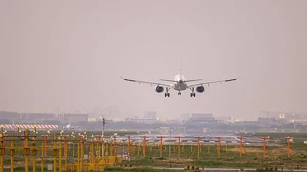 买了机票却上不了飞机,航司超售是否合法? 买了机票却上不了飞机,航司超售是否合法?