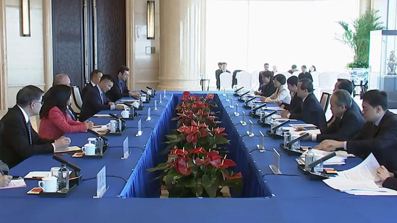 殷勇会见美国宝洁公司全球董事长