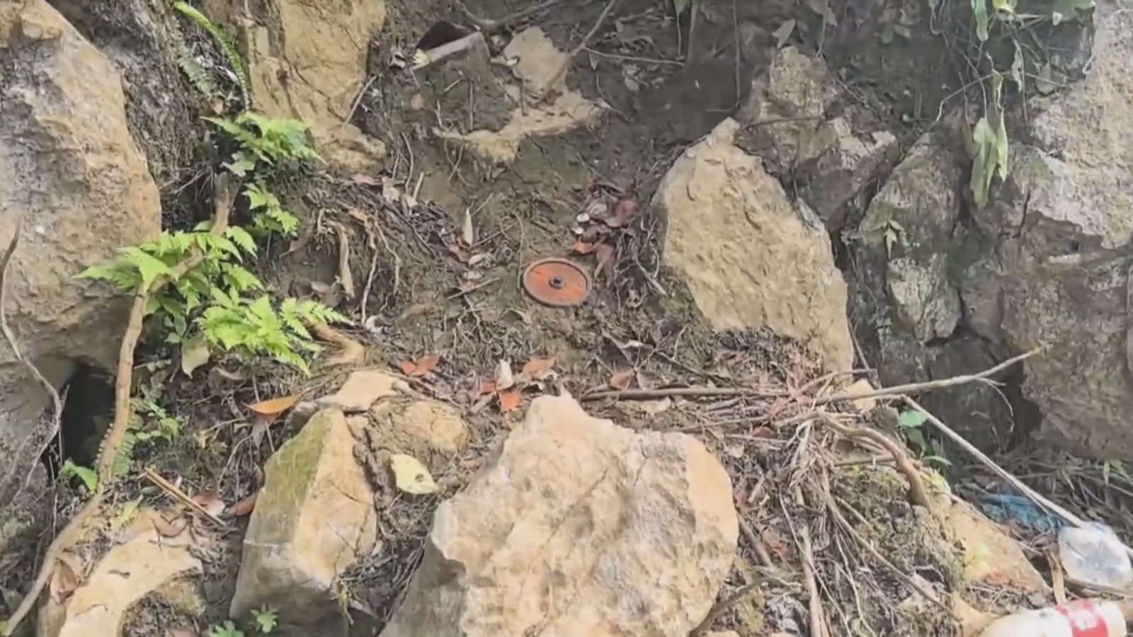 放羊发现“铁罐头” 警方火速处置除险情 放羊发现“铁罐头” 警方火速处置除险情