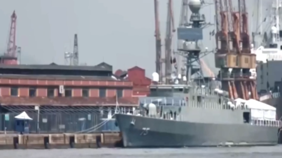 伊朗海军护卫舰“德纳”号遇难船员遗体被送回伊朗 伊朗海军护卫舰“德纳”号遇难船员遗体被送回伊朗