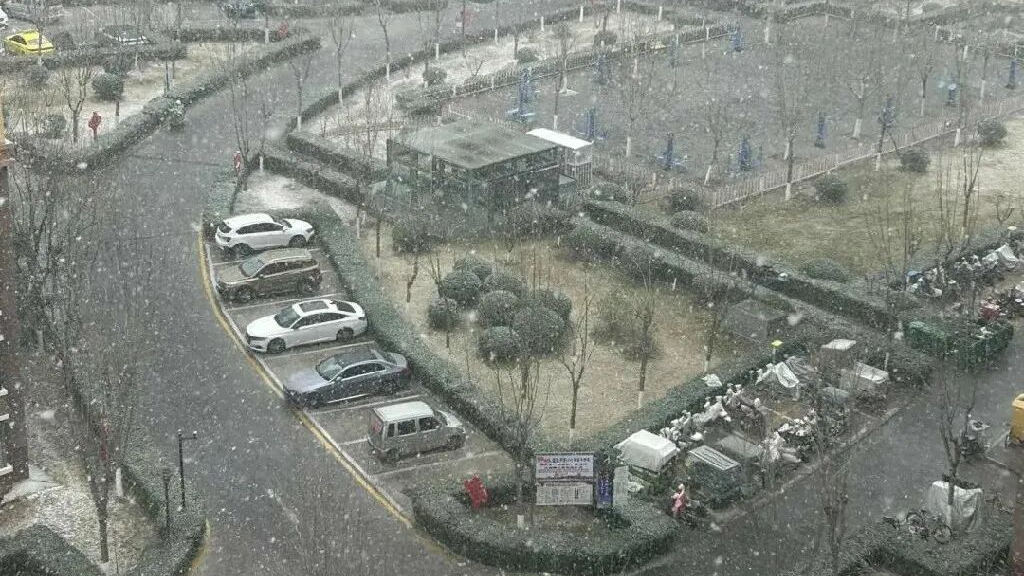 入夜后北京降雪再次增强,主要影响城区!这会是今冬最后一场雪吗? 入夜后北京降雪再次增强,主要影响城区!这会是今冬最后一场雪吗?
