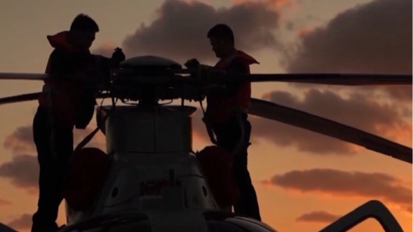 着舰飞行、防化演练、热食运送……新年开训 练兵热潮继续 着舰飞行、防化演练、热食运送……新年开训 练兵热潮继续