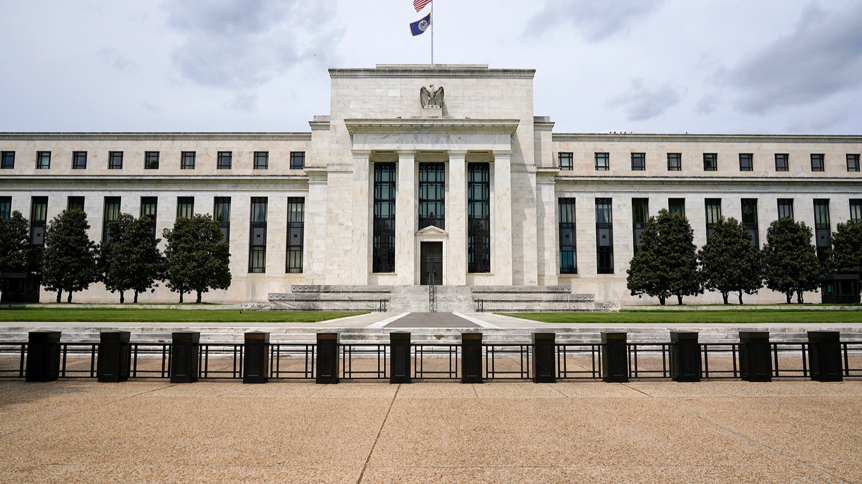 美联储官员对货币政策走向分歧明显