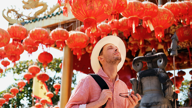 “像中国人一样生活”火了，“中式生活”是什么样的？